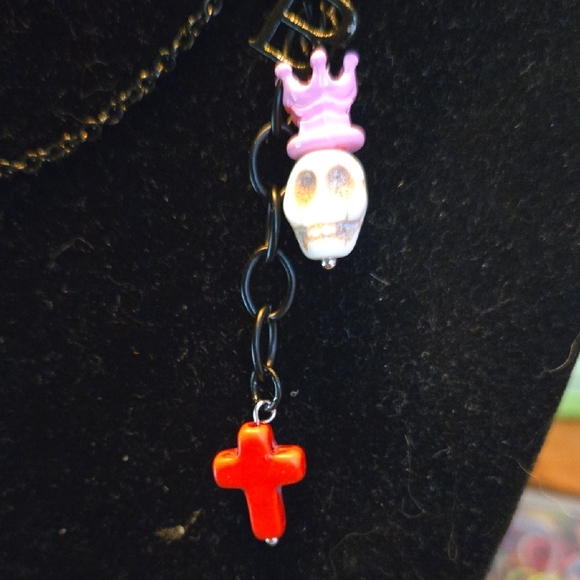 Chic Pink and Orange Skull Necklace - Picture 11 of 16